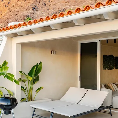 The Giants Apartment