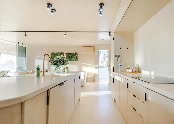 The Giants Apartment