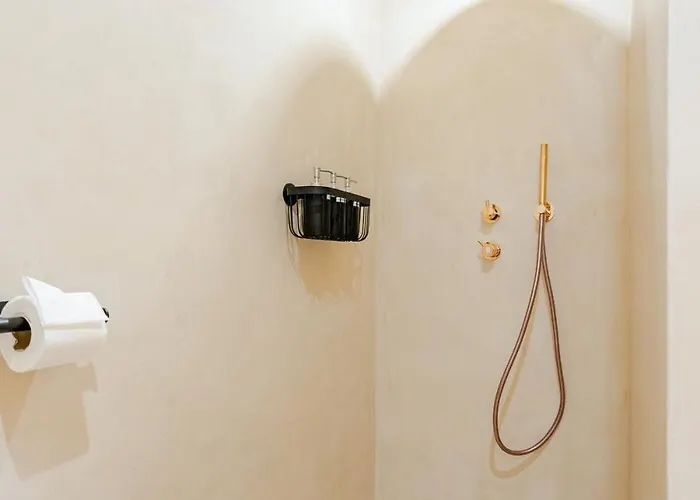 The Giants Apartment