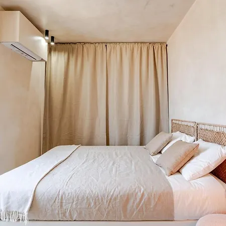 The Giants Apartment *